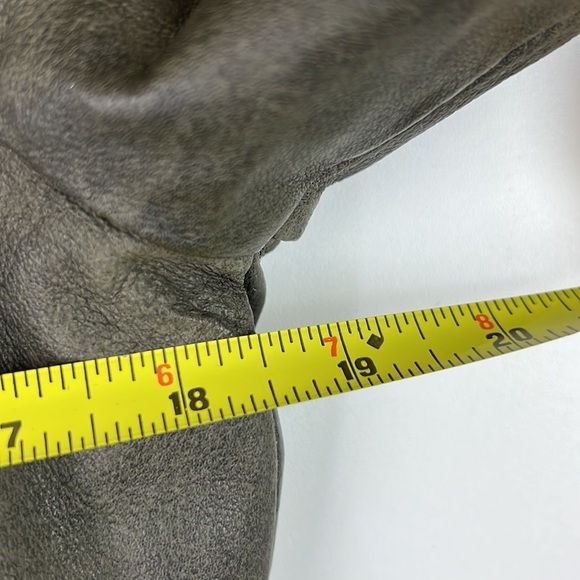 Danier Green Button Down Faux Fur Lining Leather Jacket - Picture 8 of 14